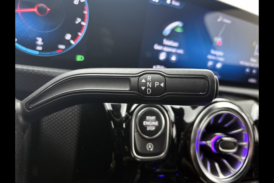 Mercedes-Benz A-Klasse 180 Business Solution AMG Lichtmetalen velgen | Navigatie | MBUX wide screen | Parking support | Inclusief 24 maanden MB Certified garantie voor Europa.