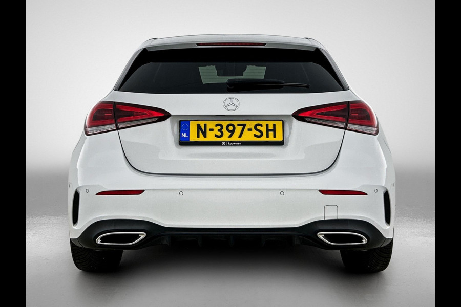 Mercedes-Benz A-Klasse 180 Business Solution AMG Lichtmetalen velgen | Navigatie | MBUX wide screen | Parking support | Inclusief 24 maanden MB Certified garantie voor Europa.