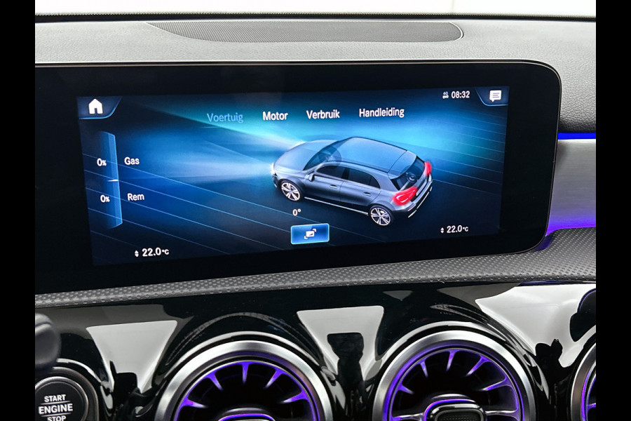 Mercedes-Benz A-Klasse 180 Business Solution AMG Lichtmetalen velgen | Navigatie | MBUX wide screen | Parking support | Inclusief 24 maanden MB Certified garantie voor Europa.