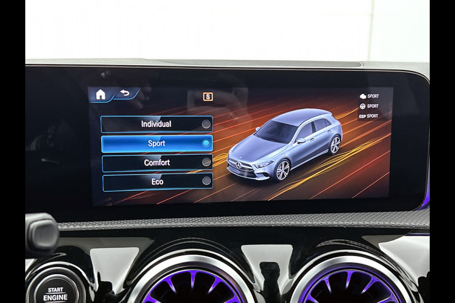 Mercedes-Benz A-Klasse 180 Business Solution AMG Lichtmetalen velgen | Navigatie | MBUX wide screen | Parking support | Inclusief 24 maanden MB Certified garantie voor Europa.