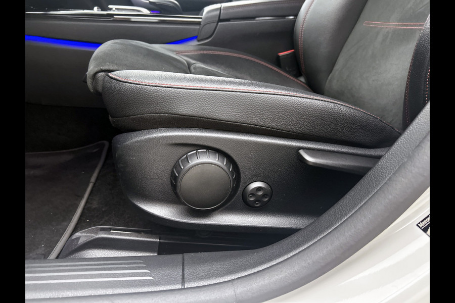Mercedes-Benz A-Klasse 180 Business Solution AMG Lichtmetalen velgen | Navigatie | MBUX wide screen | Parking support | Inclusief 24 maanden MB Certified garantie voor Europa.