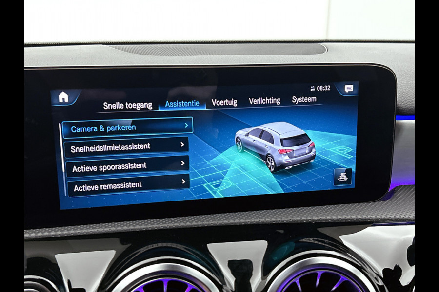 Mercedes-Benz A-Klasse 180 Business Solution AMG Lichtmetalen velgen | Navigatie | MBUX wide screen | Parking support | Inclusief 24 maanden MB Certified garantie voor Europa.