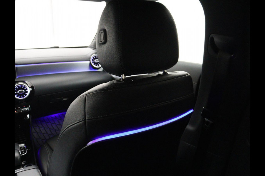 Mercedes-Benz CLA-Klasse 180 Business Solution Progressive | Stoelverwarming | Carplay | Sfeerverlichting | Half leder | Camera | Navigatie | Widescreen | Full LED | Park Assist | DAB | 18'' velgen | Cruise control
