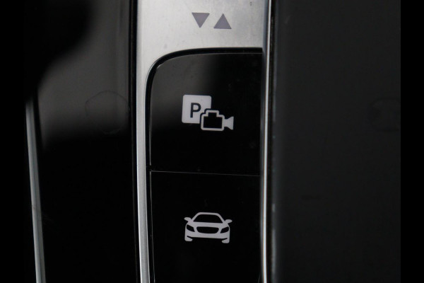 Mercedes-Benz CLA-Klasse 180 Business Solution Progressive | Stoelverwarming | Carplay | Sfeerverlichting | Half leder | Camera | Navigatie | Widescreen | Full LED | Park Assist | DAB | 18'' velgen | Cruise control