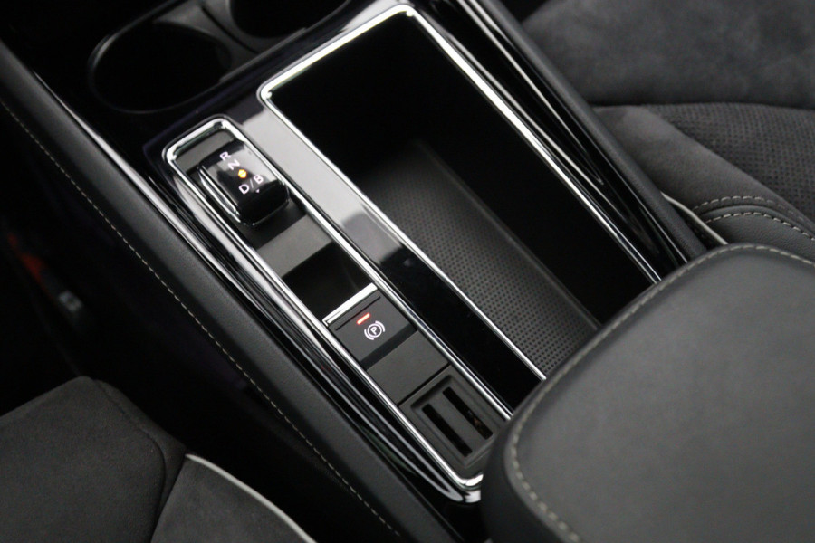 Škoda ENYAQ iV 60 KWH 180 PK Sportline, SOH 92 %, Panoramadak, Trekhaak