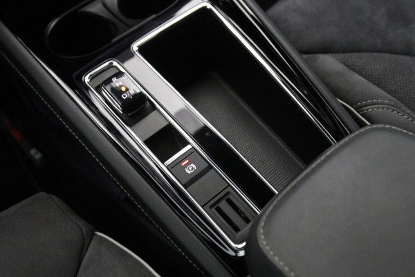 Škoda ENYAQ iV 60 KWH 180 PK Sportline, SOH 92 %, Panoramadak, Trekhaak