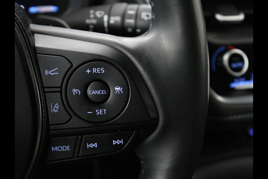 Toyota Corolla 2.0 Hybrid First Edition | Stoel & stuurverwarming | Navigatie | Carplay | Adaptive cruise | Full LED | Camera | Climate control | Bluetooth