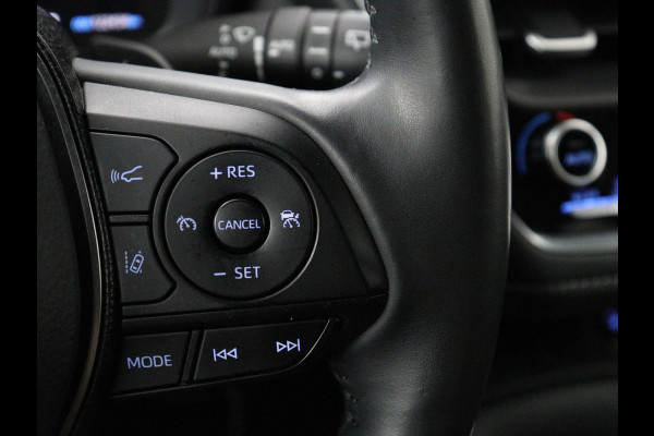 Toyota Corolla 2.0 Hybrid First Edition | Stoel & stuurverwarming | Navigatie | Carplay | Adaptive cruise | Full LED | Camera | Climate control | Bluetooth
