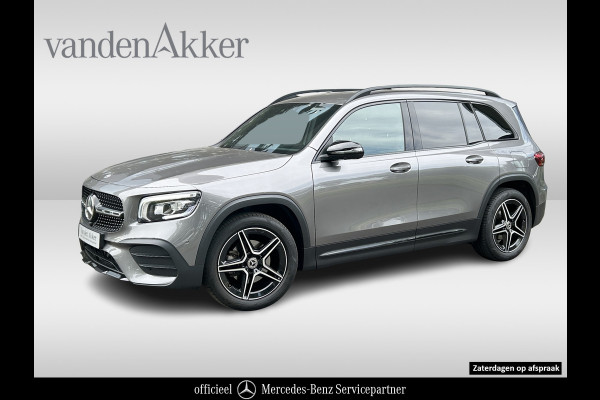 Mercedes-Benz Glb 200 AMG // Trekhaak // 360 Camera // Nightpakket // Carplay // Augmented Reality // 19" AMG Velgen