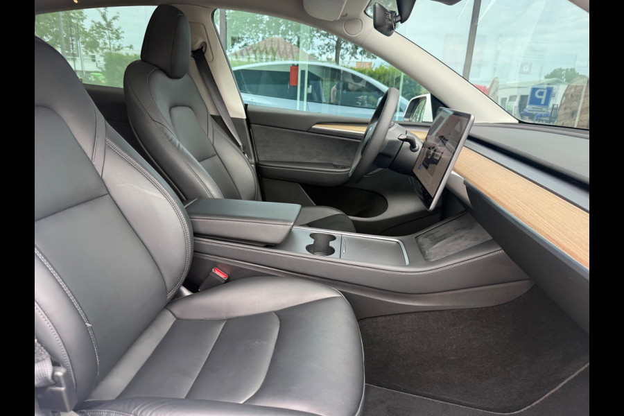 Tesla Model Y RWD 58 kWh - Navi - Leder - Panoramadak - Org.NL