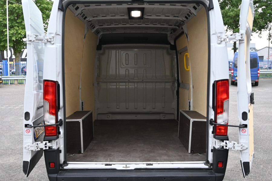 Fiat Ducato L2H2 2.2 MultiJet 140 pk 3.5t Camera, Cruise control, 270 Graden deuren