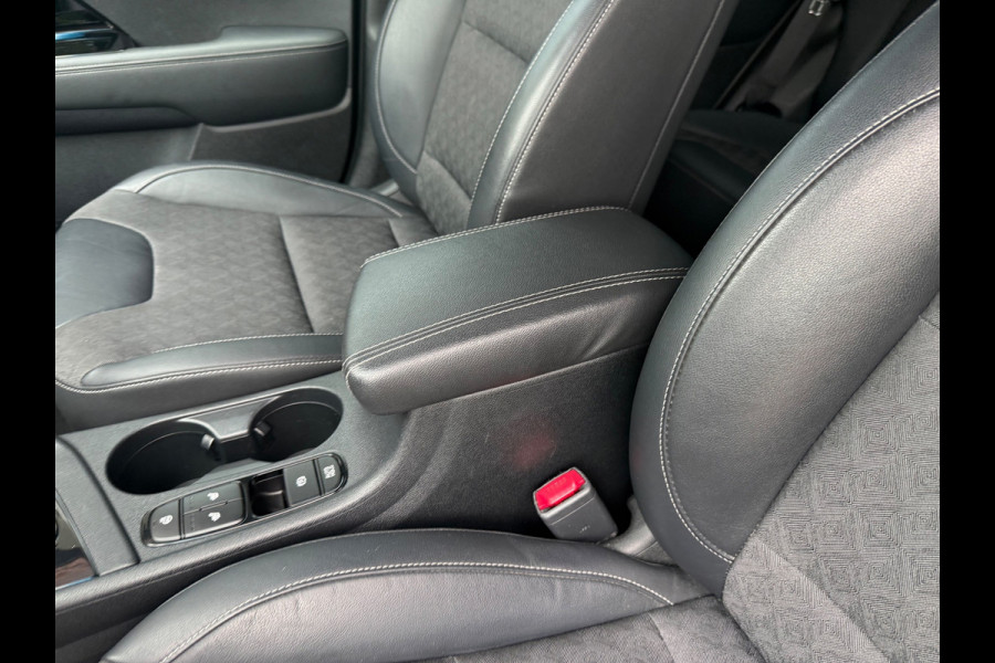 Kia Niro 1.6 GDi Hybrid DynamicPlusLine - Navi - Trekhaak - Winterpakket - Org.NL