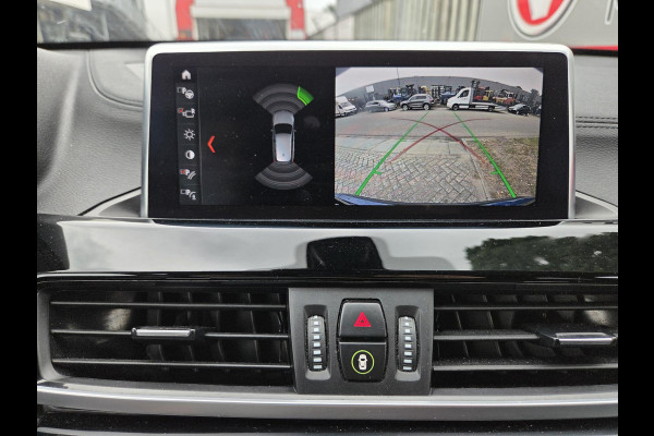 BMW X1 xDrive25e Executive xLine 18"/Keyless/Memory + stoelverwarming/Camera/Elektrische Klep/LED/DAB/Navigatie/PDC