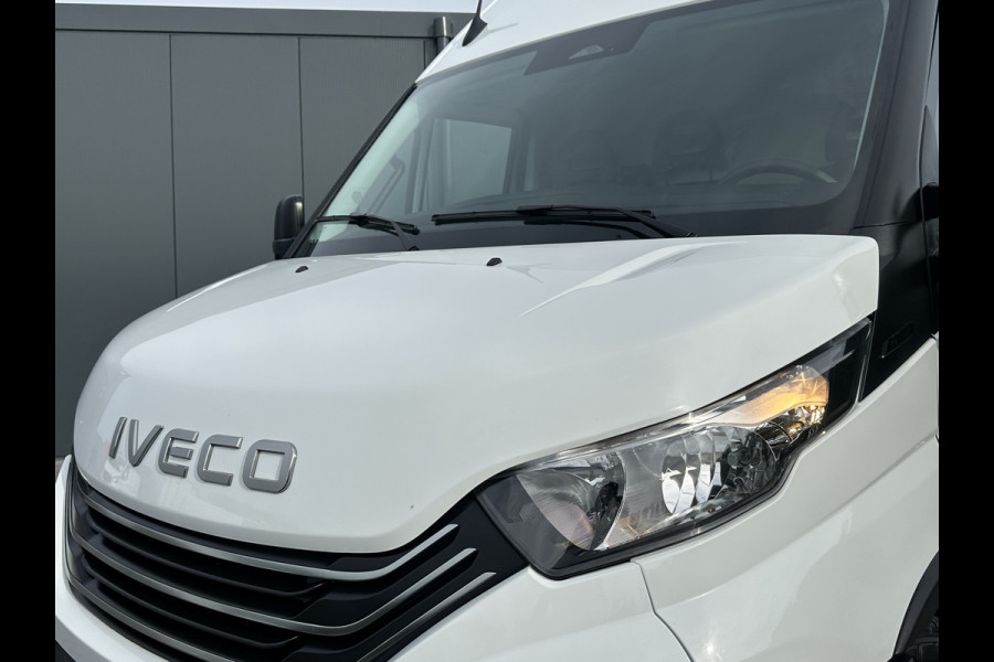 Iveco Daily 35S14 2.3D FACELIFT / L2H2 / ** 28.436 KM ** / TREKHAAK / 3.500 KG AHG / 270 ACHTERDEUREN / ECC AIRCO / APPLE CARPLAY / 3 ZITS
