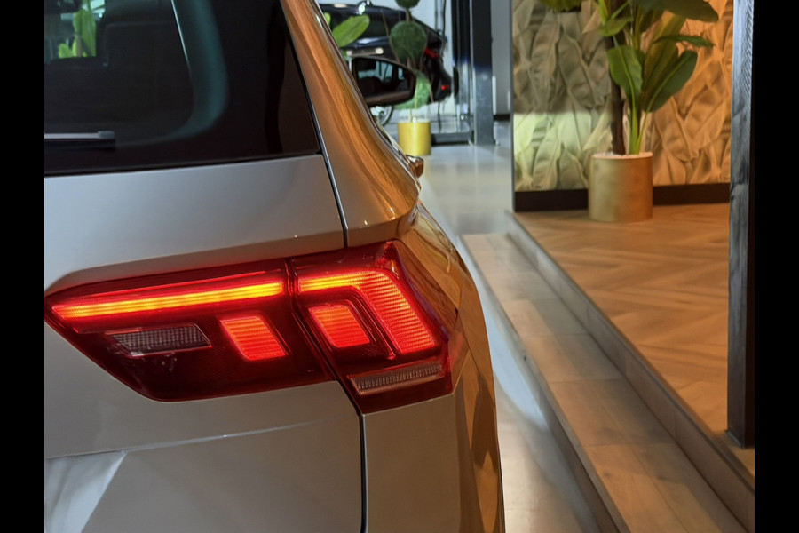 Volkswagen Tiguan 1.4 TSI ACT SOUND Comfortline Business|Pano|ACC|CarPlay|Camera|Blind Spot|Elektr. Achterklep|Rijklaar