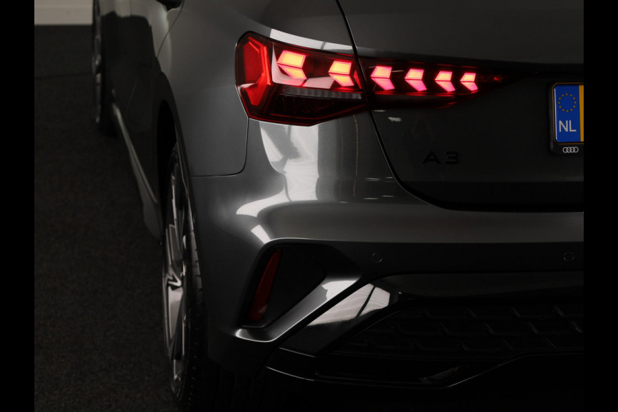 Audi A3 Sportback 45 TFSI e S edition Competition 272 pk S-tronic | Private Lease € 715,00 per maand* | Verlengde garantie | Navigatie | Parkeersensoren (Park assist) | Achteruitrijcamera | Stoelverwarming | S-Line |