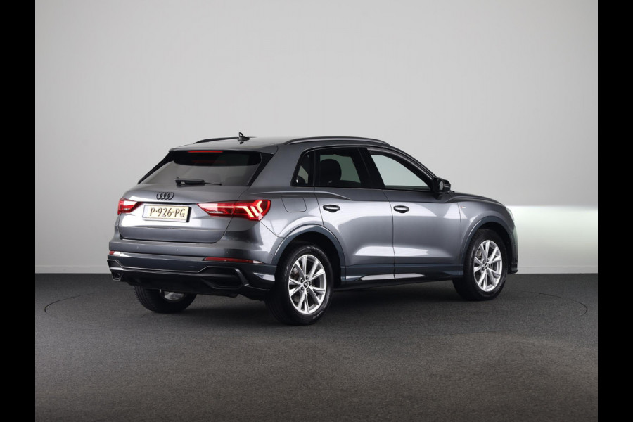 Audi Q3 35 TFSI S edition 150pk | Navigatie | Parkeersensoren voor en achter | S-line interieur | Stoelverwarming |