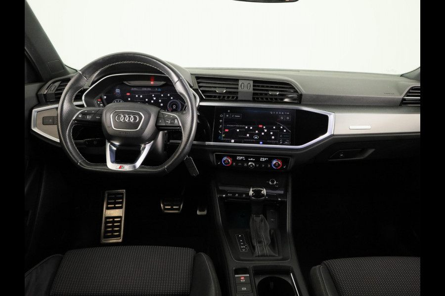 Audi Q3 35 TFSI S edition 150pk | Navigatie | Parkeersensoren voor en achter | S-line interieur | Stoelverwarming |