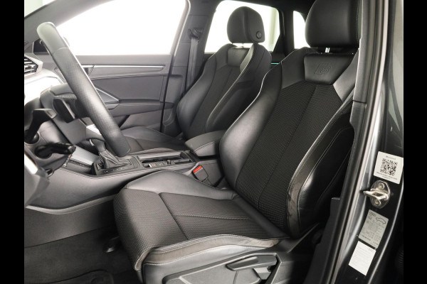 Audi Q3 35 TFSI S edition 150pk | Navigatie | Parkeersensoren voor en achter | S-line interieur | Stoelverwarming |