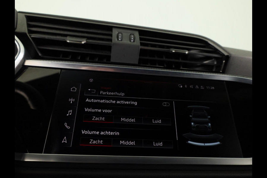 Audi Q3 35 TFSI S edition 150pk | Navigatie | Parkeersensoren voor en achter | S-line interieur | Stoelverwarming |