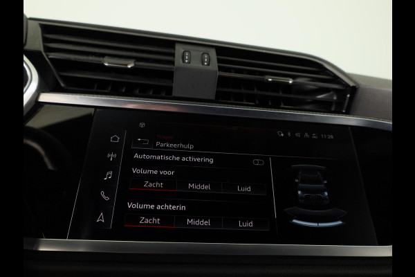 Audi Q3 35 TFSI S edition 150pk | Navigatie | Parkeersensoren voor en achter | S-line interieur | Stoelverwarming |