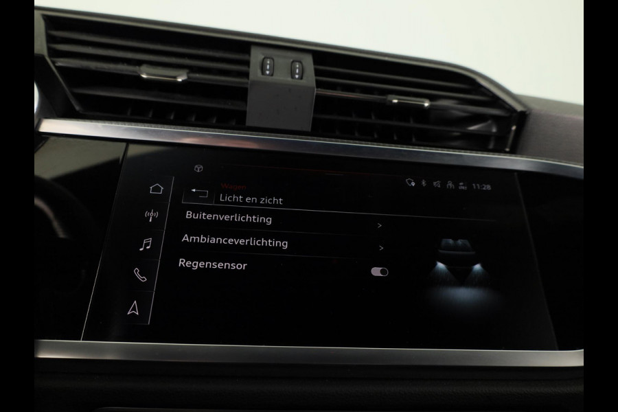 Audi Q3 35 TFSI S edition 150pk | Navigatie | Parkeersensoren voor en achter | S-line interieur | Stoelverwarming |