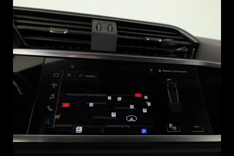 Audi Q3 35 TFSI S edition 150pk | Navigatie | Parkeersensoren voor en achter | S-line interieur | Stoelverwarming |