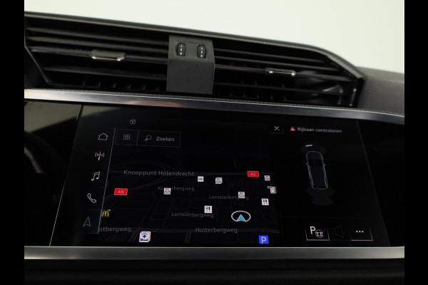 Audi Q3 35 TFSI S edition 150pk | Navigatie | Parkeersensoren voor en achter | S-line interieur | Stoelverwarming |