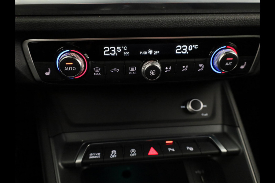 Audi Q3 35 TFSI S edition 150pk | Navigatie | Parkeersensoren voor en achter | S-line interieur | Stoelverwarming |