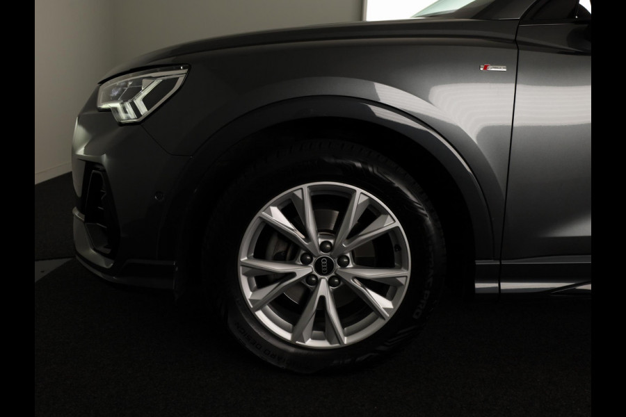 Audi Q3 35 TFSI S edition 150pk | Navigatie | Parkeersensoren voor en achter | S-line interieur | Stoelverwarming |