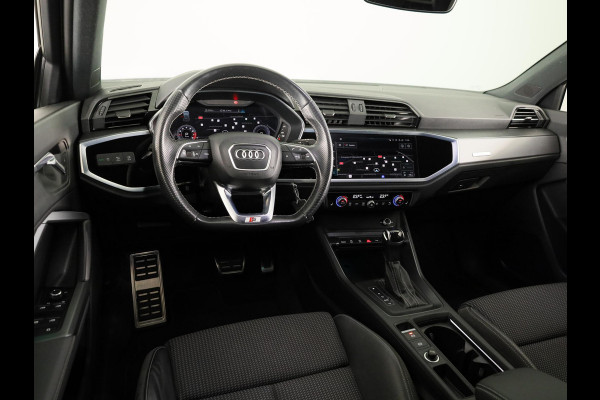 Audi Q3 35 TFSI S edition 150pk | Navigatie | Parkeersensoren voor en achter | S-line interieur | Stoelverwarming |