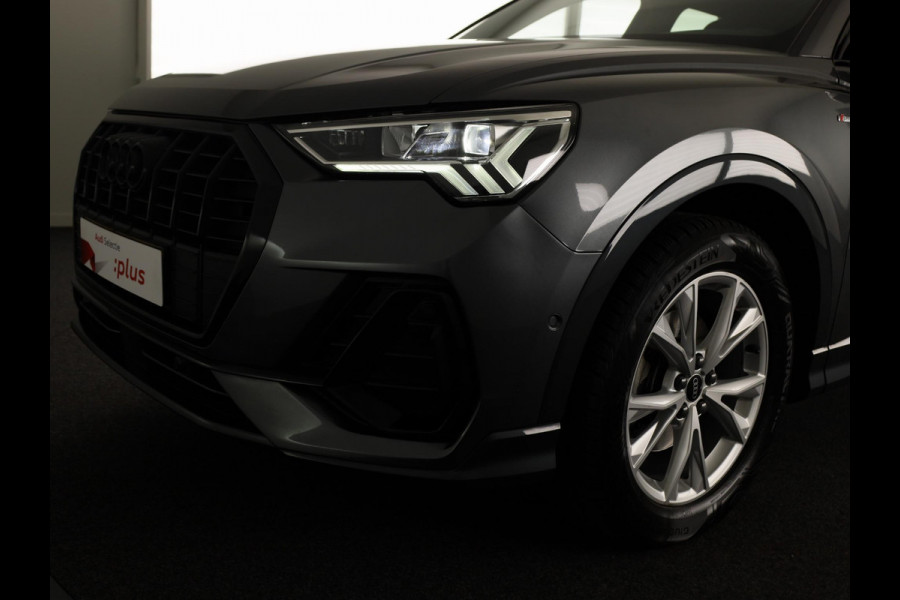 Audi Q3 35 TFSI S edition 150pk | Navigatie | Parkeersensoren voor en achter | S-line interieur | Stoelverwarming |