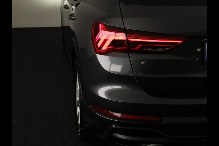 Audi Q3 35 TFSI S edition 150pk | Navigatie | Parkeersensoren voor en achter | S-line interieur | Stoelverwarming |