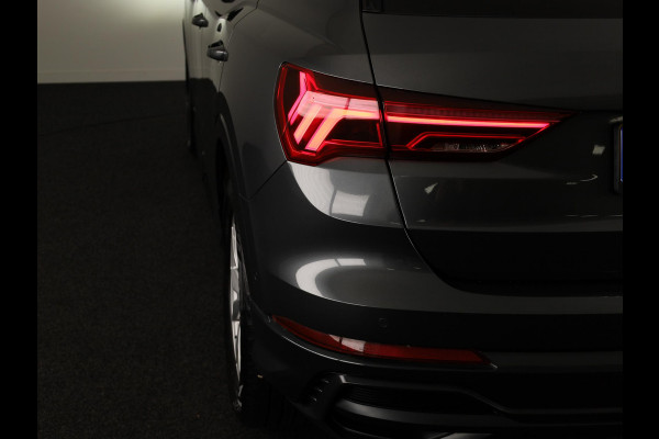 Audi Q3 35 TFSI S edition 150pk | Navigatie | Parkeersensoren voor en achter | S-line interieur | Stoelverwarming |