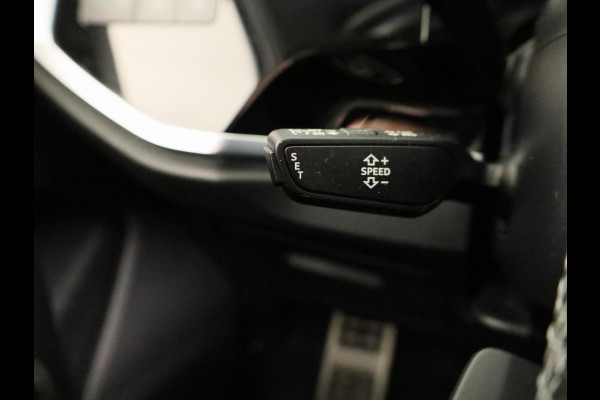 Audi Q3 35 TFSI S edition 150pk | Navigatie | Parkeersensoren voor en achter | S-line interieur | Stoelverwarming |