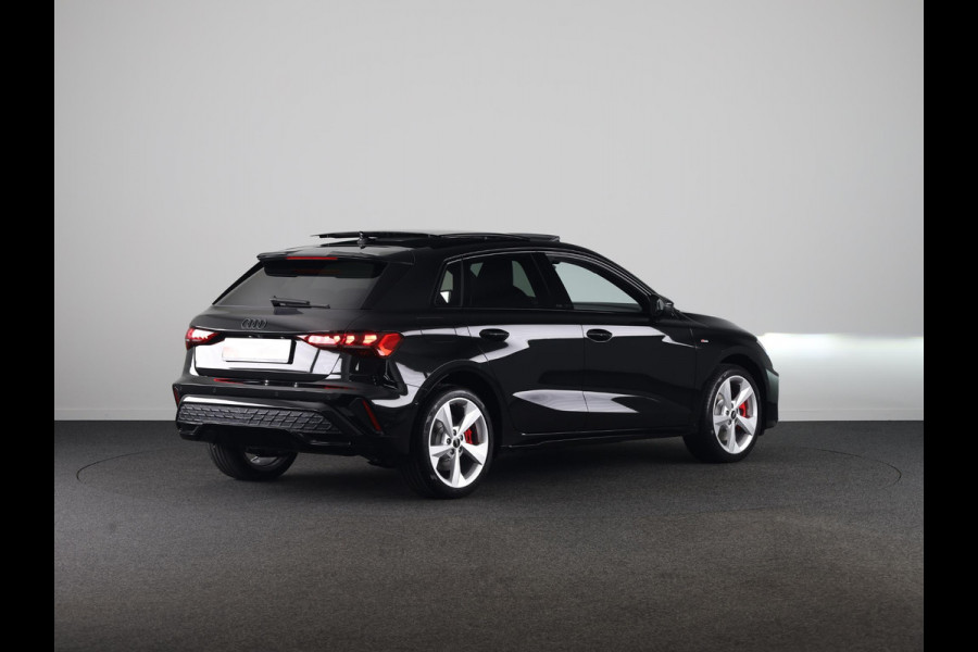 Audi A3 Sportback 45 TFSI e S edition Competition 272pk | Private Lease € 916,00 per maand* | Panoramadak | Sonos 3D | Ambient light | Parkeercamere | Adaptieve cruise controle