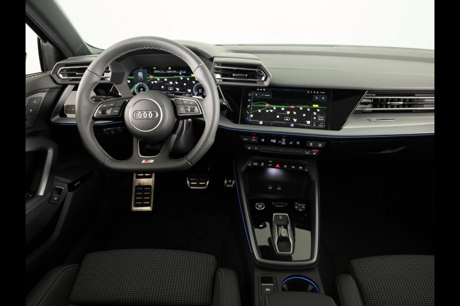 Audi A3 Sportback 45 TFSI e S edition Competition 272pk | Private Lease € 916,00 per maand* | Panoramadak | Sonos 3D | Ambient light | Parkeercamere | Adaptieve cruise controle