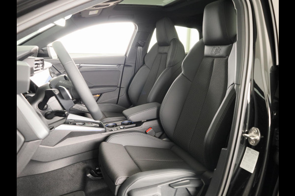 Audi A3 Sportback 45 TFSI e S edition Competition 272pk | Private Lease € 916,00 per maand* | Panoramadak | Sonos 3D | Ambient light | Parkeercamere | Adaptieve cruise controle