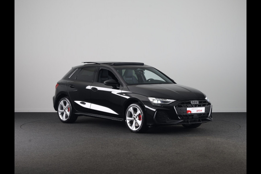 Audi A3 Sportback 45 TFSI e S edition Competition 272pk | Private Lease € 916,00 per maand* | Panoramadak | Sonos 3D | Ambient light | Parkeercamere | Adaptieve cruise controle