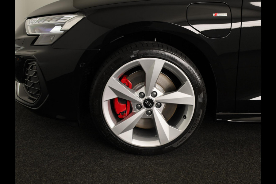 Audi A3 Sportback 45 TFSI e S edition Competition 272pk | Private Lease € 916,00 per maand* | Panoramadak | Sonos 3D | Ambient light | Parkeercamere | Adaptieve cruise controle