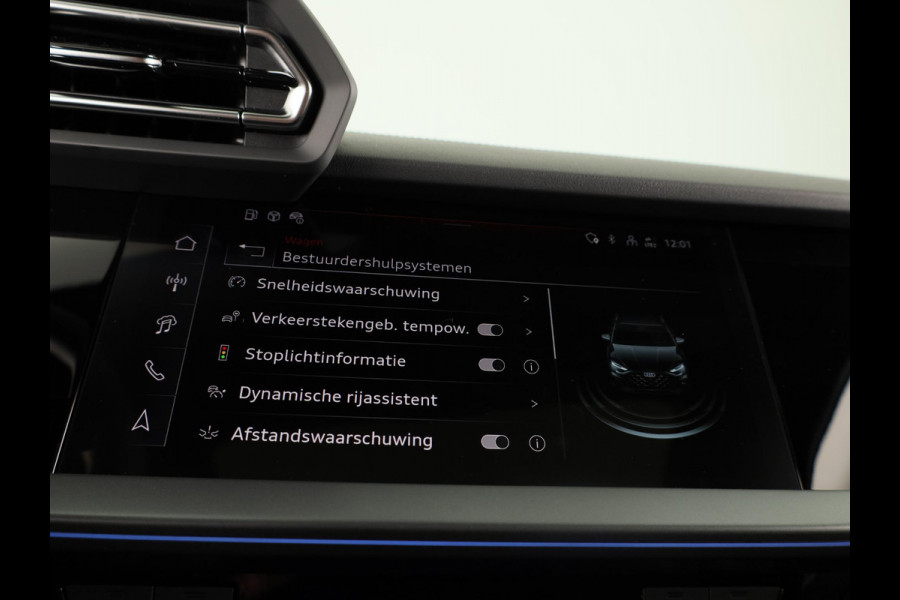 Audi A3 Sportback 45 TFSI e S edition Competition 272pk | Private Lease € 916,00 per maand* | Panoramadak | Sonos 3D | Ambient light | Parkeercamere | Adaptieve cruise controle