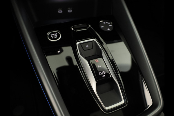 Audi A3 Sportback 45 TFSI e S edition Competition 272pk | Private Lease € 916,00 per maand* | Panoramadak | Sonos 3D | Ambient light | Parkeercamere | Adaptieve cruise controle