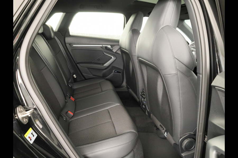 Audi A3 Sportback 45 TFSI e S edition Competition 272pk | Private Lease € 916,00 per maand* | Panoramadak | Sonos 3D | Ambient light | Parkeercamere | Adaptieve cruise controle