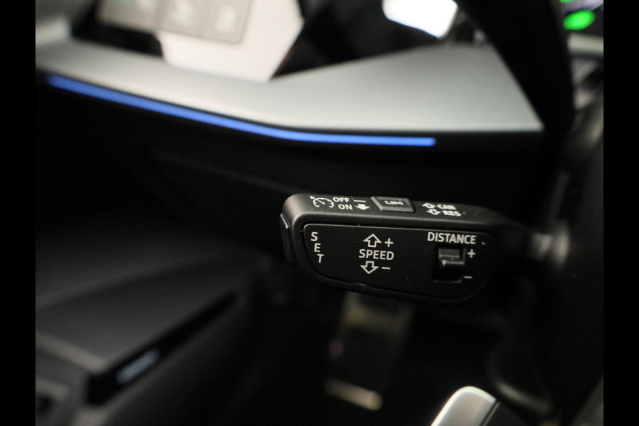 Audi A3 Sportback 45 TFSI e S edition Competition 272pk | Private Lease € 916,00 per maand* | Panoramadak | Sonos 3D | Ambient light | Parkeercamere | Adaptieve cruise controle