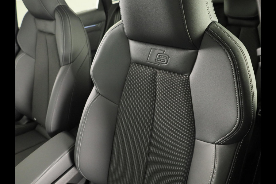 Audi A3 Sportback 45 TFSI e S edition Competition 272pk | Private Lease € 916,00 per maand* | Panoramadak | Sonos 3D | Ambient light | Parkeercamere | Adaptieve cruise controle