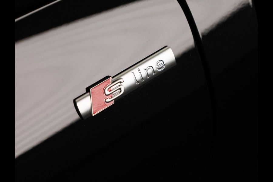 Audi A3 Sportback 45 TFSI e S edition Competition 272pk | Private Lease € 916,00 per maand* | Panoramadak | Sonos 3D | Ambient light | Parkeercamere | Adaptieve cruise controle