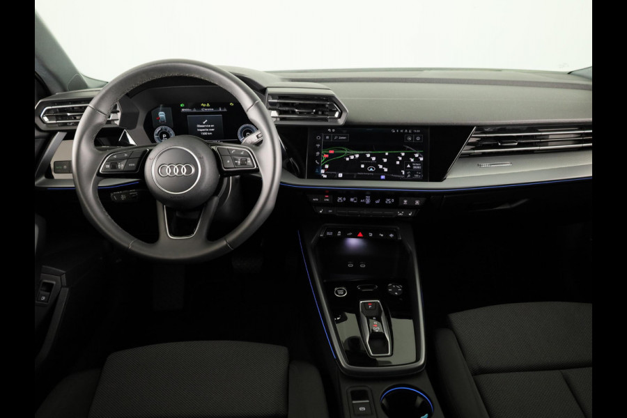 Audi A3 Sportback 40 TFSI e Advanced edition 204 pk S-tronic | Private Lease € 642,00 per maand* | Verlengde garantie | Navigatie | Parkeersensoren (Park assist) | Achteruitrijcamera | Adaptieve cruise control |