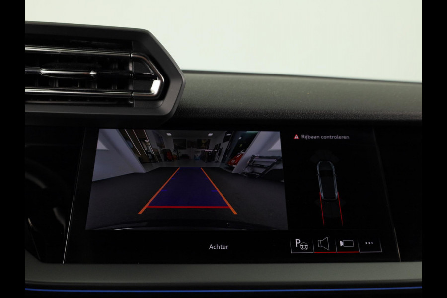 Audi A3 Sportback 40 TFSI e Advanced edition 204 pk S-tronic | Private Lease € 642,00 per maand* | Verlengde garantie | Navigatie | Parkeersensoren (Park assist) | Achteruitrijcamera | Adaptieve cruise control |