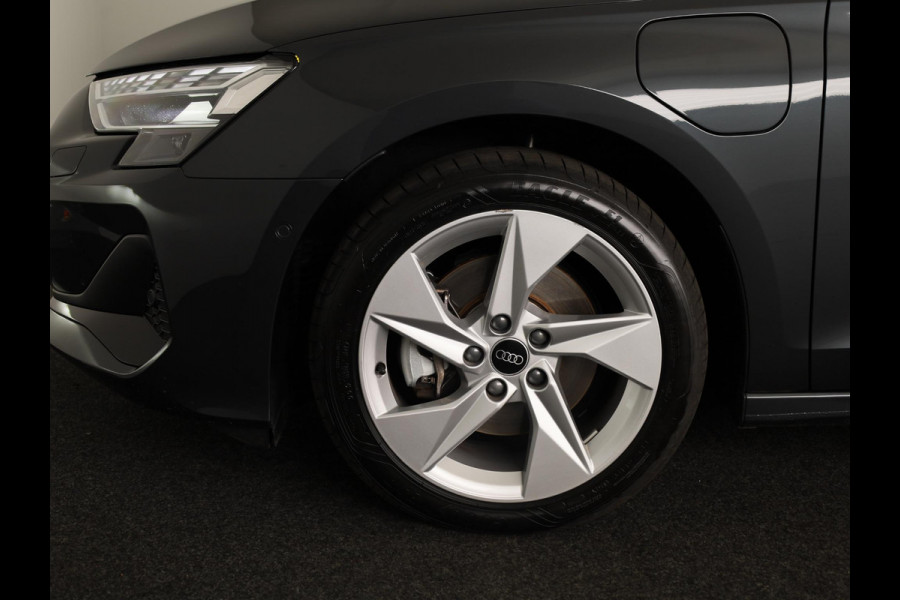 Audi A3 Sportback 40 TFSI e Advanced edition 204 pk S-tronic | Private Lease € 642,00 per maand* | Verlengde garantie | Navigatie | Parkeersensoren (Park assist) | Achteruitrijcamera | Adaptieve cruise control |