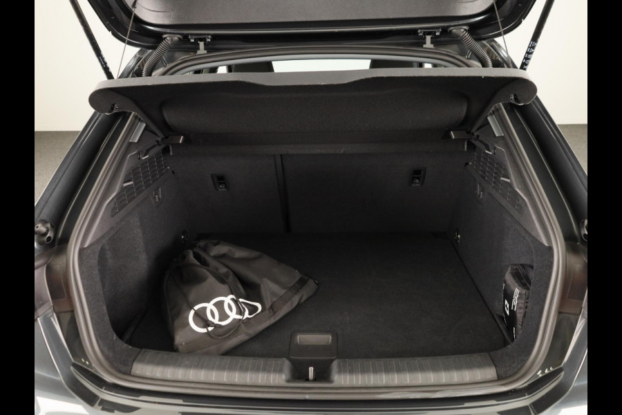 Audi A3 Sportback 40 TFSI e Advanced edition 204 pk S-tronic | Private Lease € 642,00 per maand* | Verlengde garantie | Navigatie | Parkeersensoren (Park assist) | Achteruitrijcamera | Adaptieve cruise control |